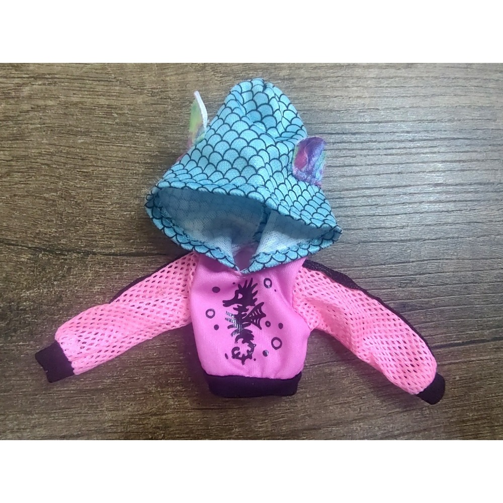 Monster High G3 Lagoona Blue Core Doll Hooded shirt Pre-owned Mattel 2022